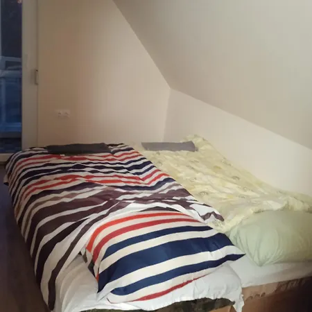 Hause With Jacuzzi Half Hour From Budapest Διαμέρισμα